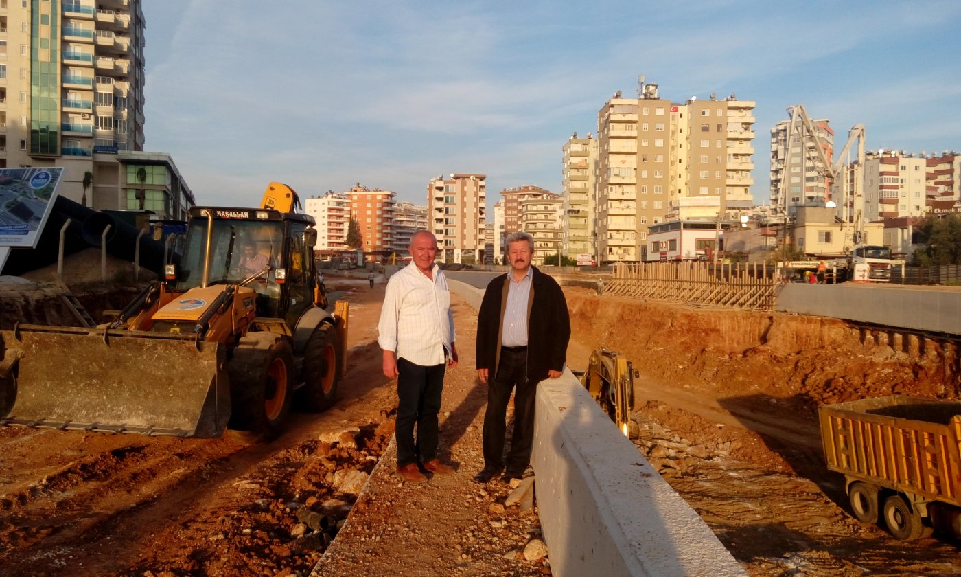 DEMOKRASİ KAVŞAĞI İNŞAATI